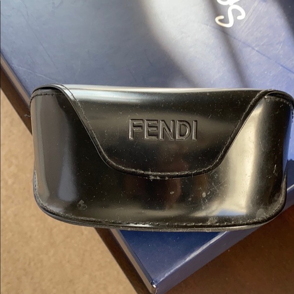 Fendi sunglasses - Picture 2 of 2